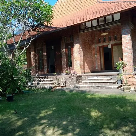 Oemah Bajangan To The Beach